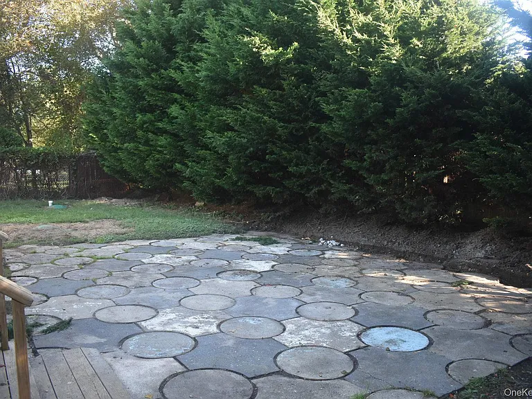53 Magnolia Dr — Photo 3