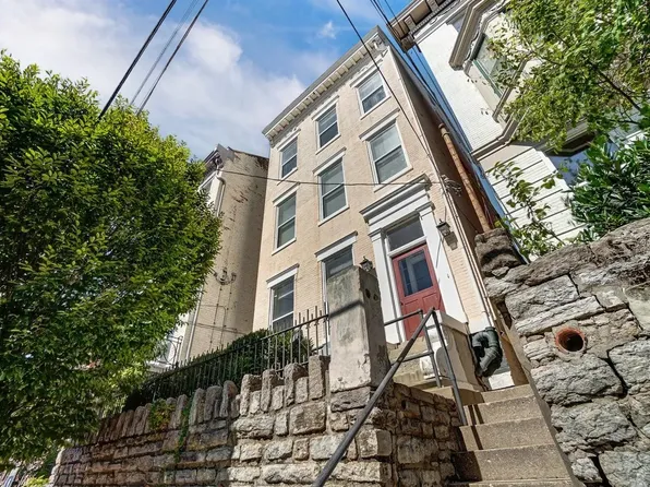 332 Milton St Floor 1, Cincinnati, OH 45202