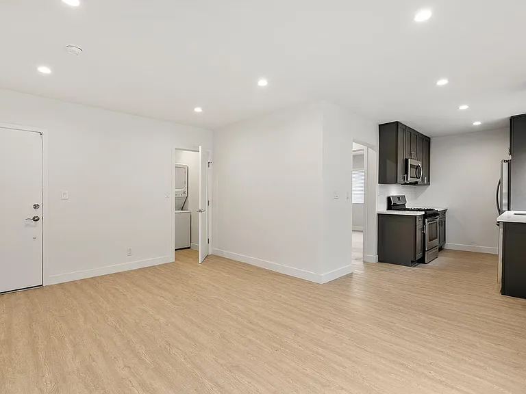 3314 Mentone Ave #9A — Photo 3