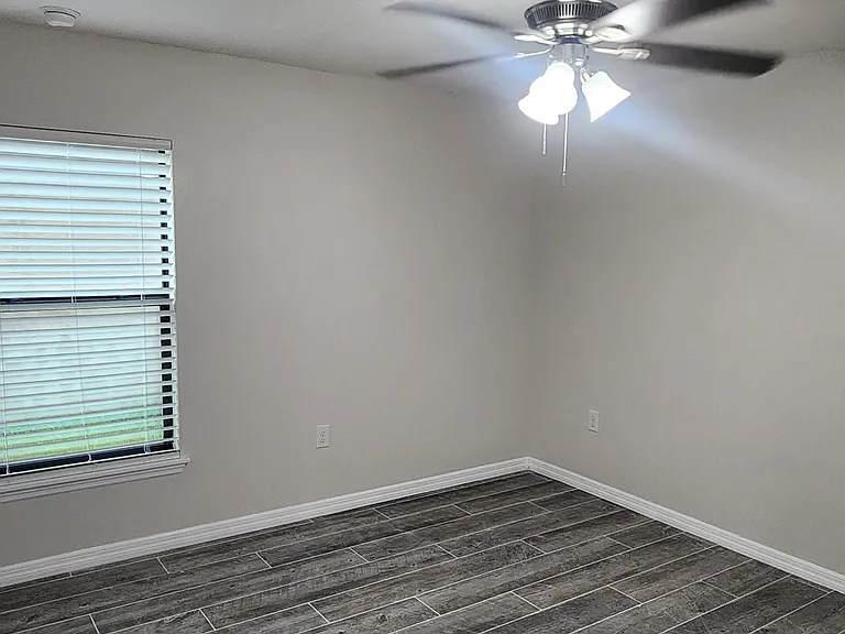 706 Chatham Walk Dr — Photo 10