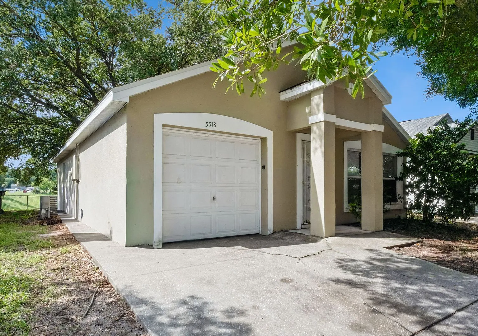 Move In Special 300 Off First Month Rent If You Move In By October 1! — Photo 2