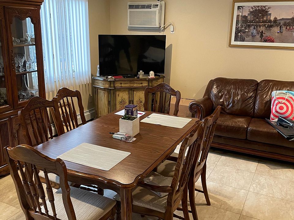 1st image of 245 Connecticut St #1