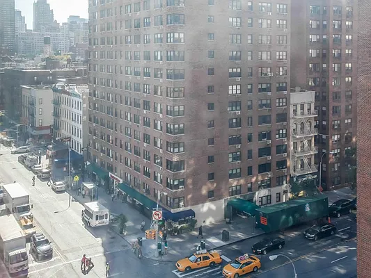 Sold by Sotheby's International Realty | media 11