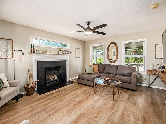 4th image of 1557 Creekview Dr