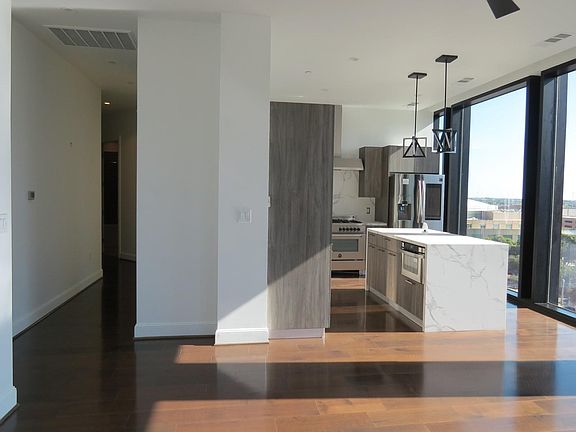 4th image of 1211 Caroline St Unit 1005