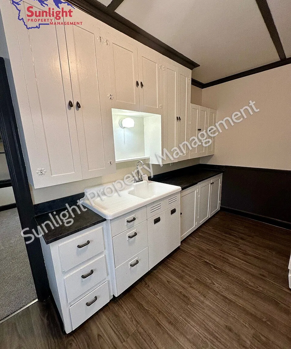 1 bed, 1.0 bath, 700 sqft, $900 — Photo 4