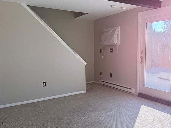 4th image of 1588 Main St APT 25