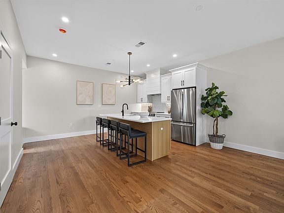 2nd image of 2 Readfield Pl #5