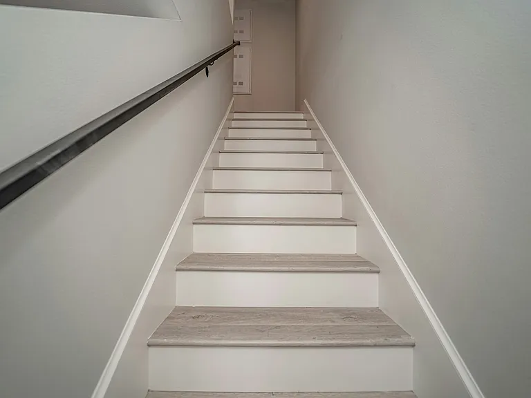 1321 Bates Ave #1323 — Photo 39