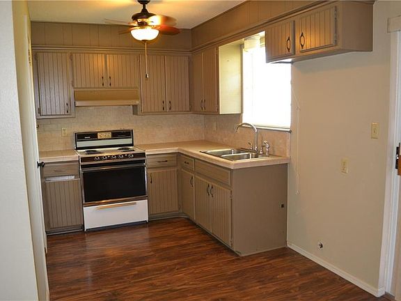 5th image of 2209 N McKinley Ave