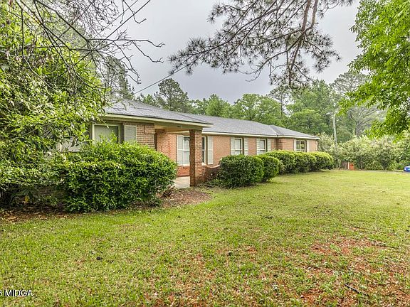 3rd image of 5059 Idleway Dr