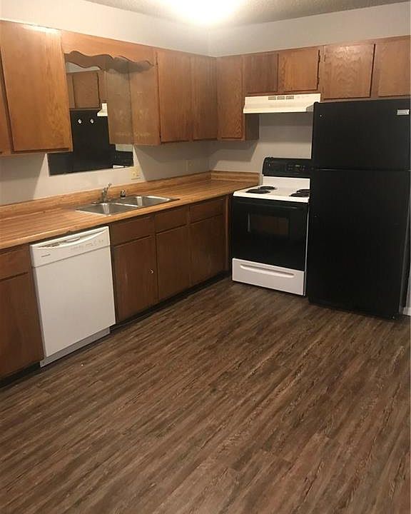 1st image of 219 Brooke Lynn Dr