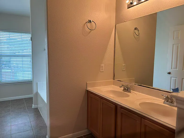 3703 Holden Ct — Photo 17