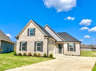 5440 Lakeside Cv, Walls, MS 38680