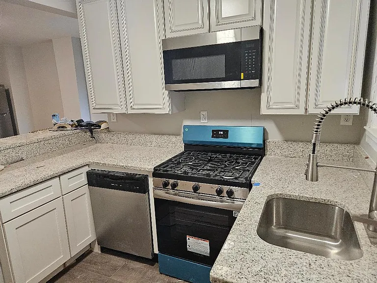 2644 W Lafayette Ave — Photo 66
