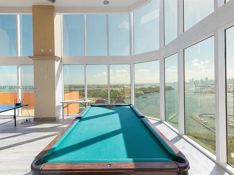 300 S Pointe Dr #908 — Photo 41