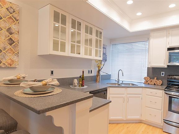 4th image of 7354 Cronin Cir