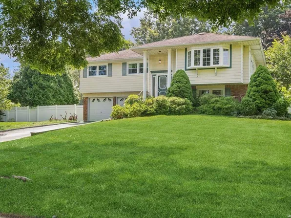 12 Daron Lane, Commack, NY 11725