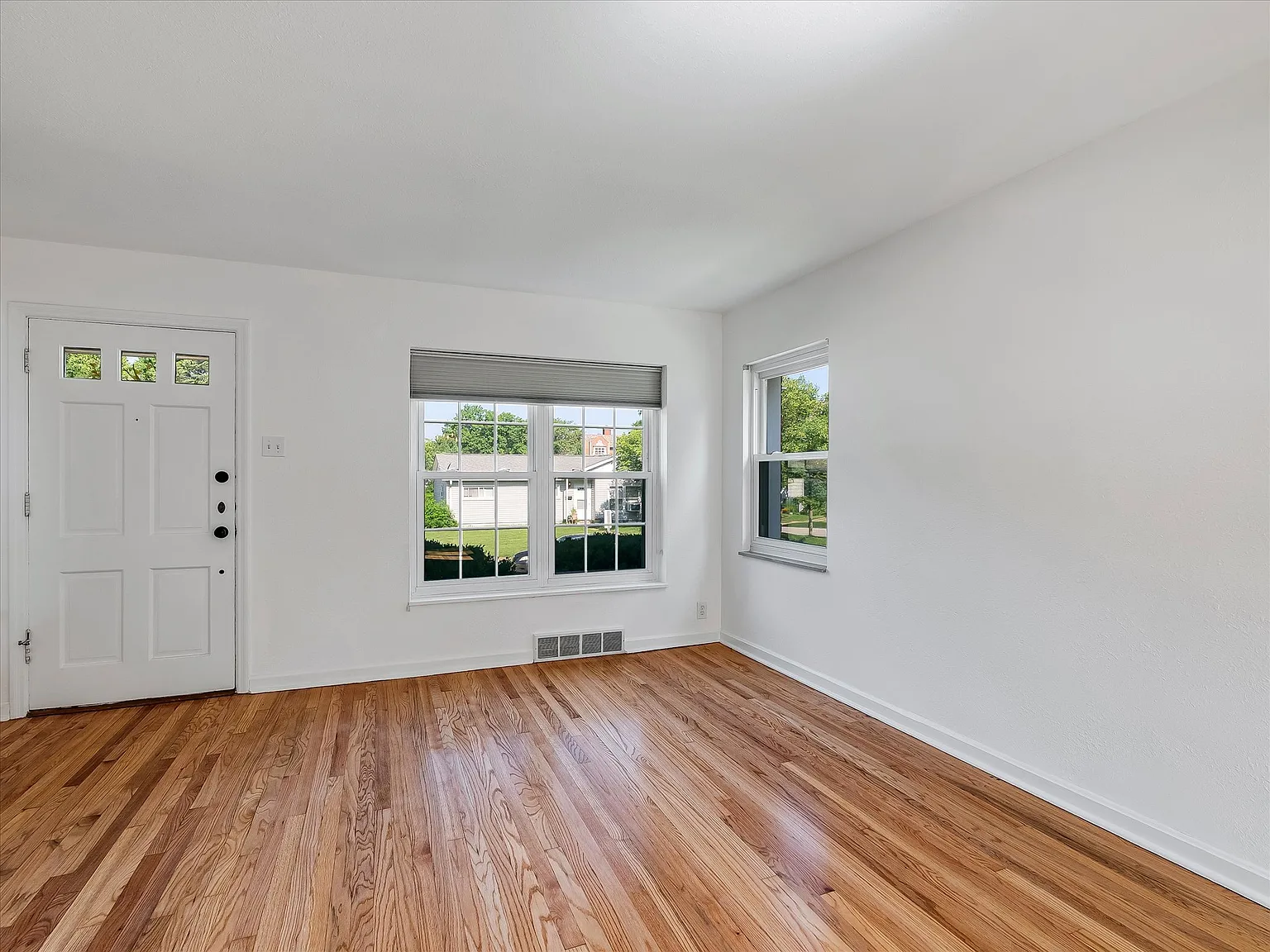 2 bed, 962 sqft, $1,450 — Photo 3