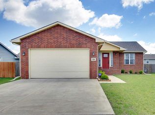 626 E Shade St, Andover, KS 67002