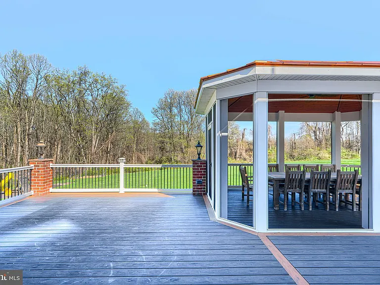 1319 Martin Meadows Dr — Photo 108
