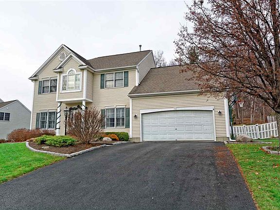 2nd image of 16 Bergen Woods Dr