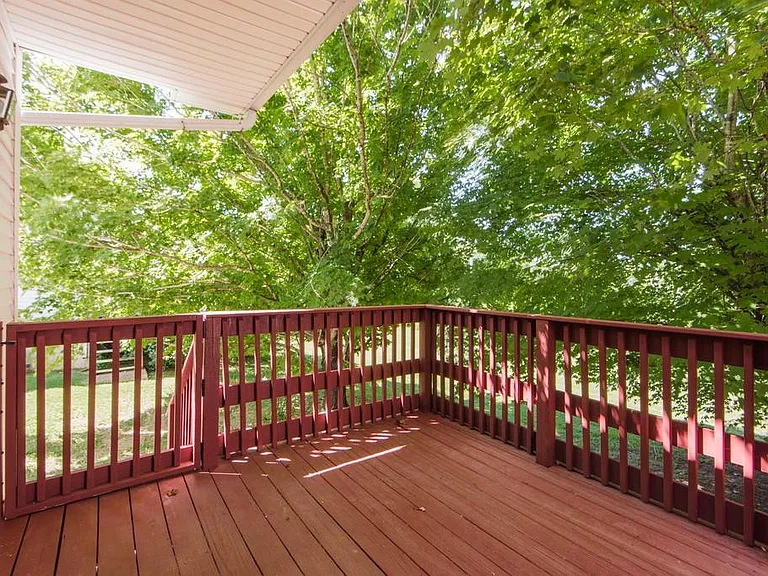 1215 Carriage Park Dr — Photo 17