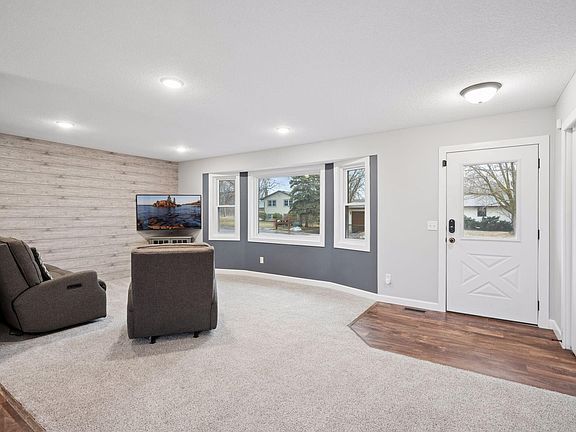 3rd image of 608 Ridge Dr SE