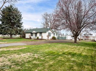 4905 Ahtanum Rd, Yakima, WA 98903