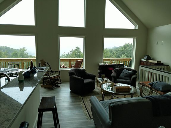 3rd image of 282 Old Bald Mountain Rd