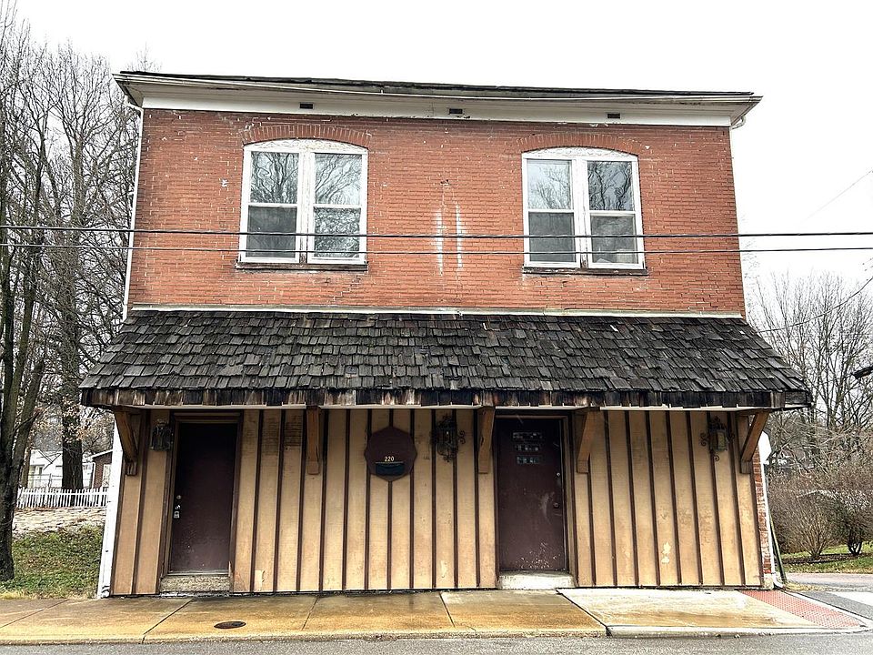 1st image of 220 Mascoutah Ave