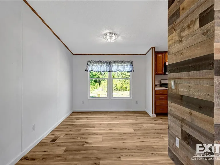 1289 Fleshood Ln — Photo 6