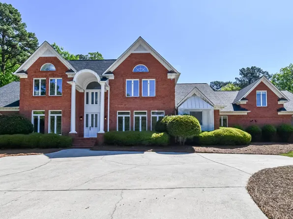 1001 Lake Winds Dr, Birmingham, AL 35244