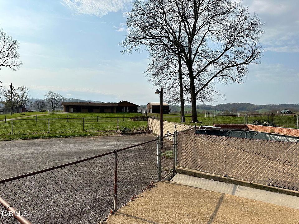2nd image of 391 Meadow Lark Ln
