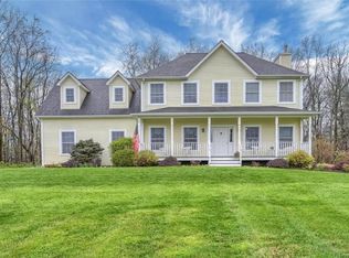 19 Valley View Ct, Walden, NY 12586