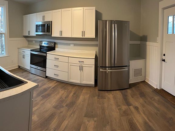 4th image of 3100 Leverett St