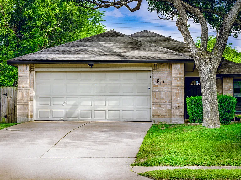 817 Saunders Dr — Photo 27