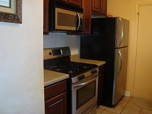 5th image of 4202 N Sawyer Ave APT 1