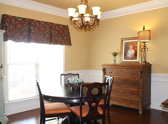 3rd image of 108 Live Oak Dr