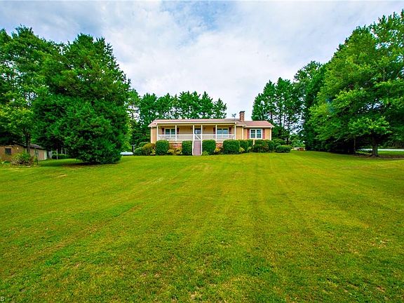 2nd image of 487 Mountain Brook Rd
