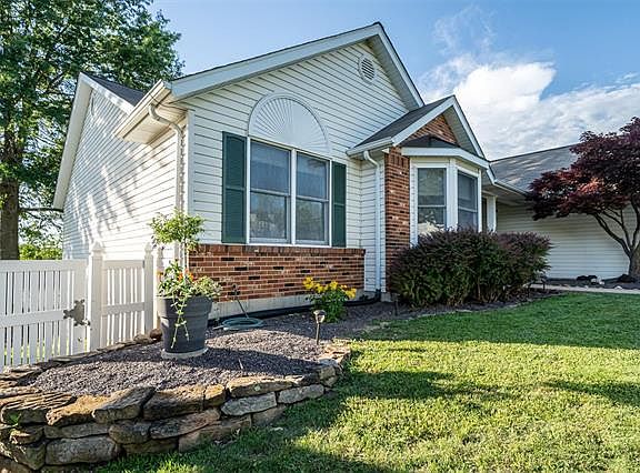 3rd image of 207 Wenona Dr