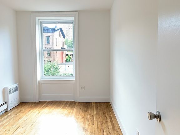 4th image of 373 Washington Ave #2C