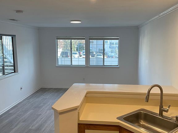 2nd image of 31 Cheswich Ct #1STFLOOR