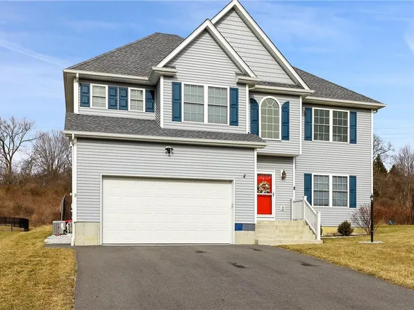 3 Magnolia Circle, Hopewell Junction, NY 12533