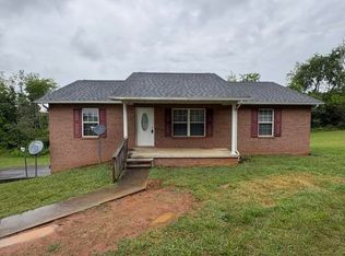 1736 Goddard Ln, Dandridge, TN 37725