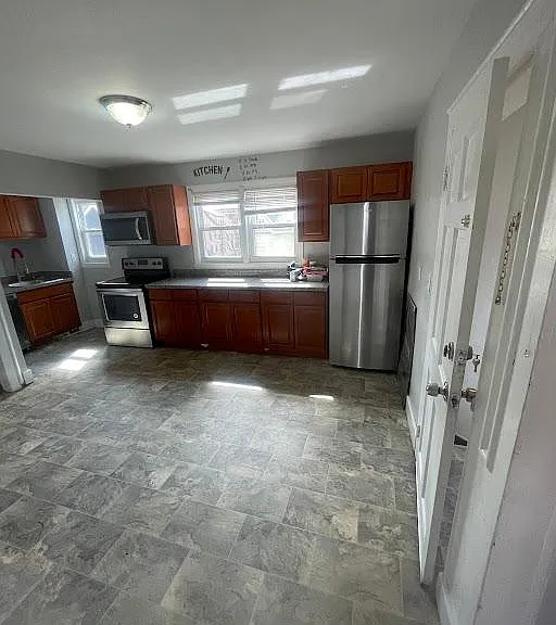 463 Blatchley Ave #2 — Photo 11