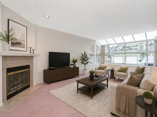 21937 48th Ave #1002, Langley, BC V3A 8C3
