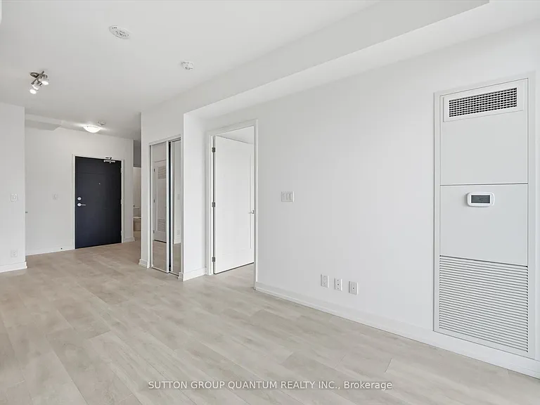 75 James St S #1221 — Photo 13