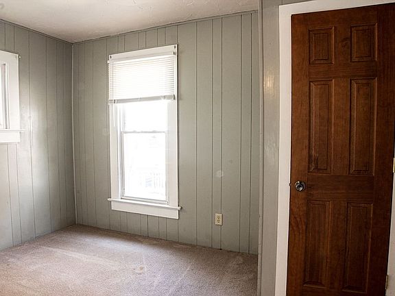 5th image of 525 W William St