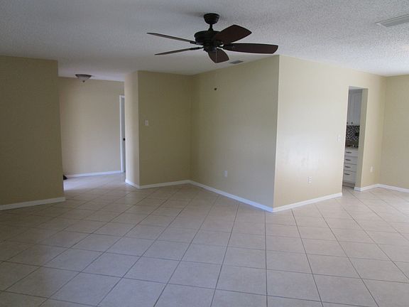 4th image of 4600 Lake Haven Blvd